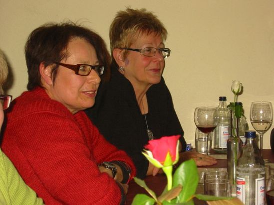 links Uschi Bodemer, rechts Antje Hill